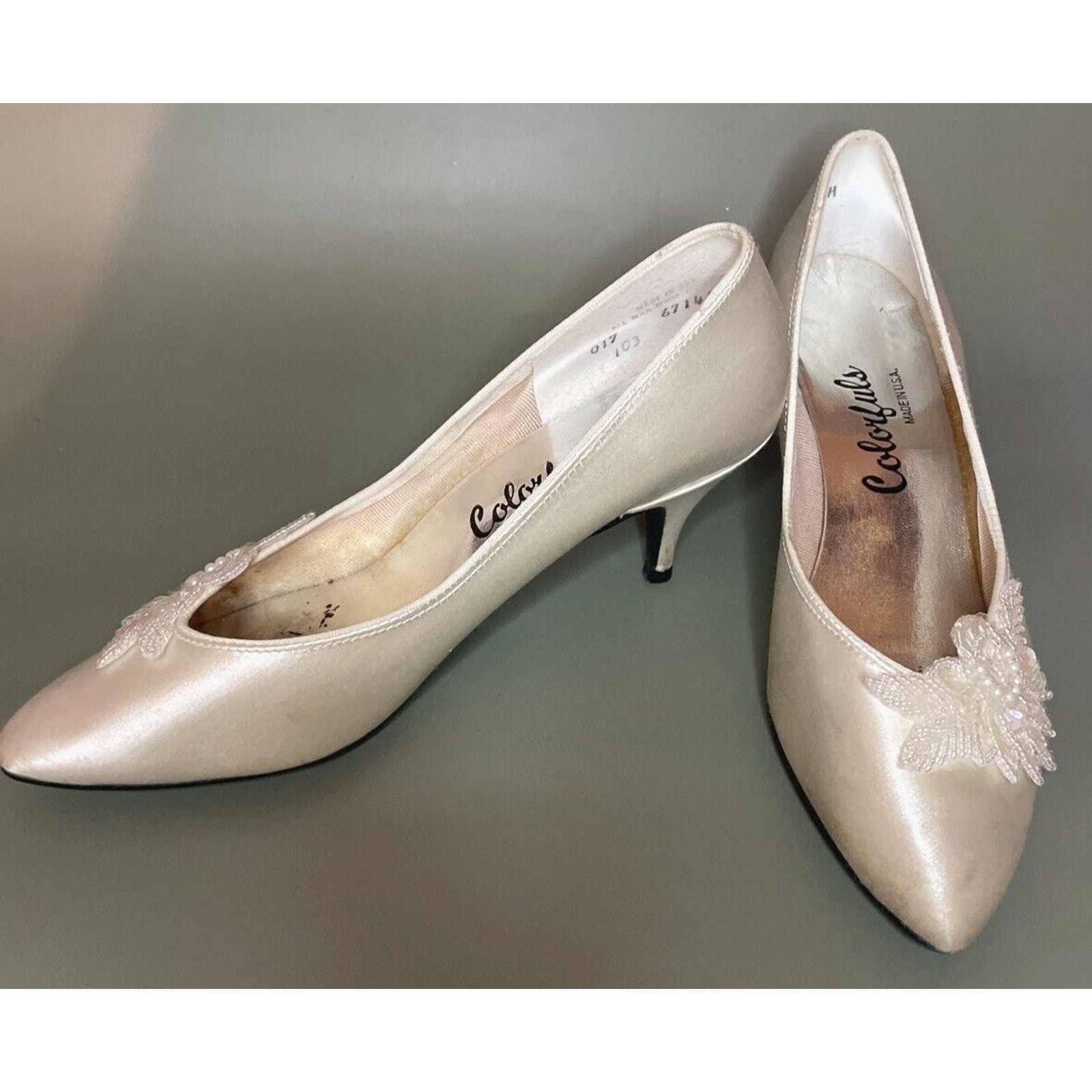 Vintage Dye-Able White Satin Size 8.5 Pumps Applique Beaded Gently Used